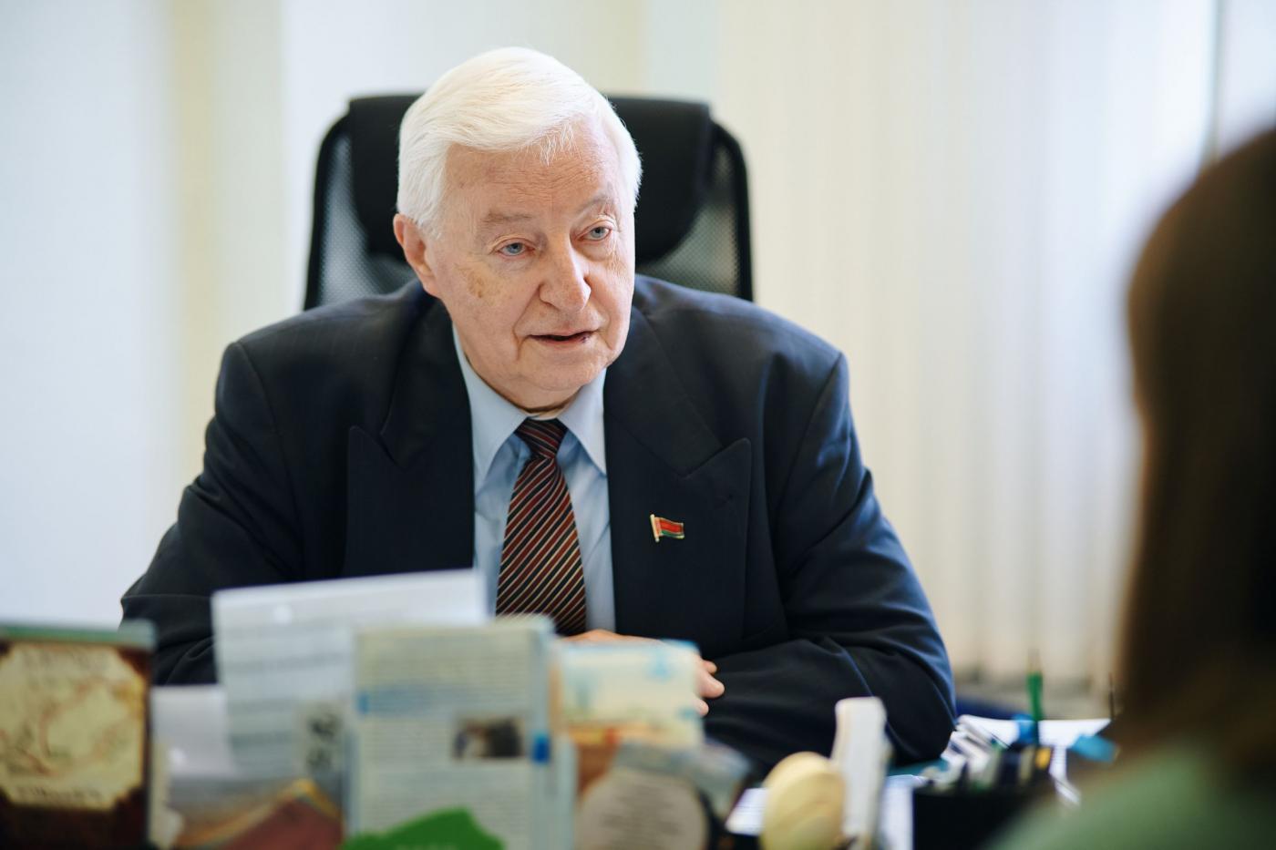 «Нет ничего случайного, которое не стало бы закономерным». Валерий Шелег о жизненном пути и подготовке специалистов